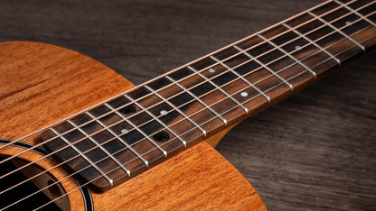 Taylor BT2 Baby Taylor Acoustic Guitar, Mahogany Top